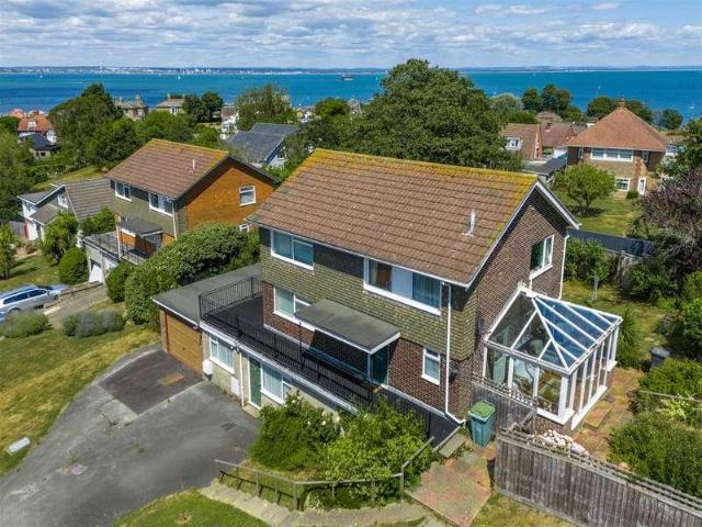 6 bed house for sale