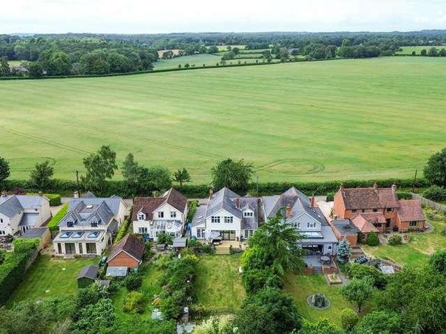 6 bed house for sale