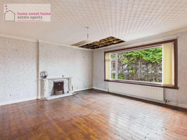 6 bed house for sale