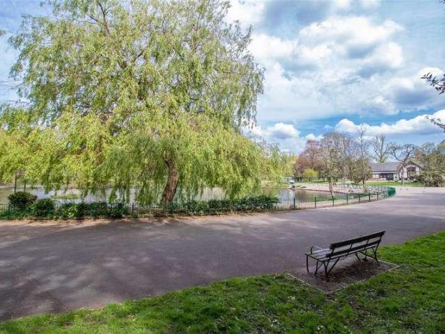 6 bed house for sale