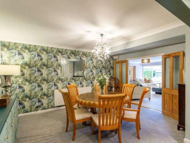 6 bed house for sale