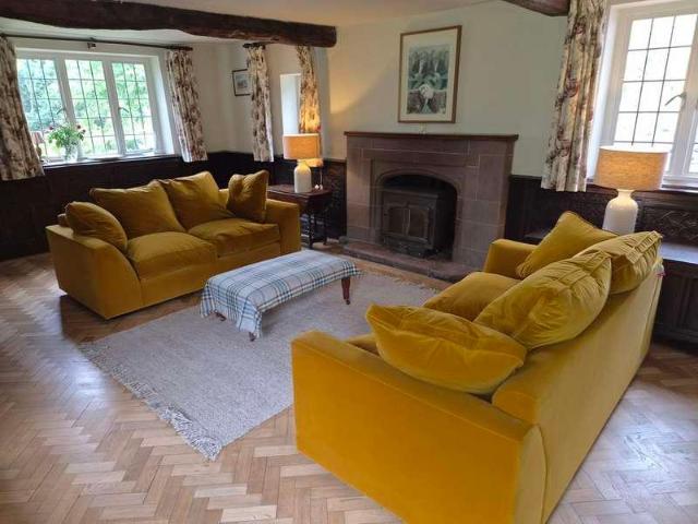 6 bed house for sale