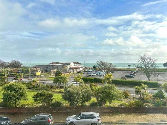 6 bed house for sale