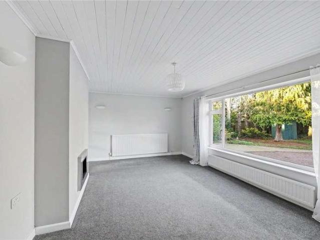 6 bed house for sale