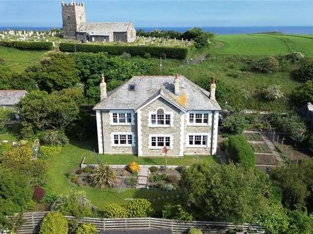 6 bed house for sale