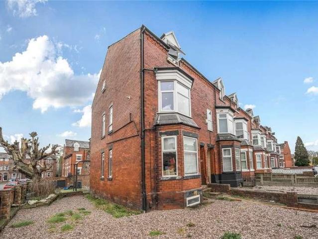 6 bed house for sale