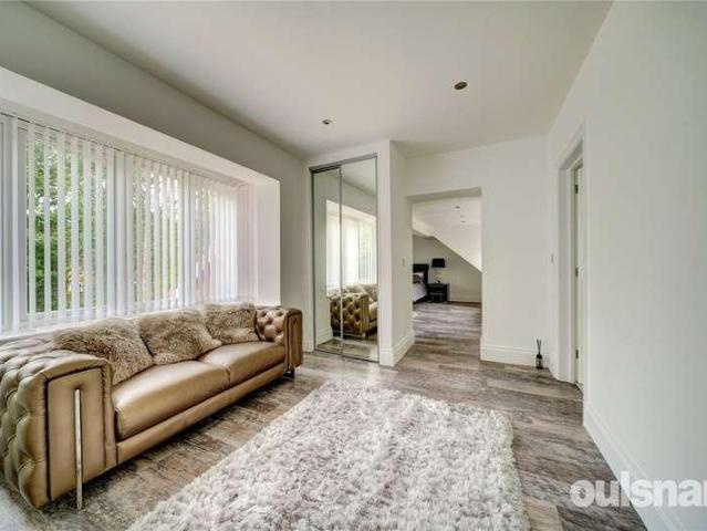 6 bed house for sale