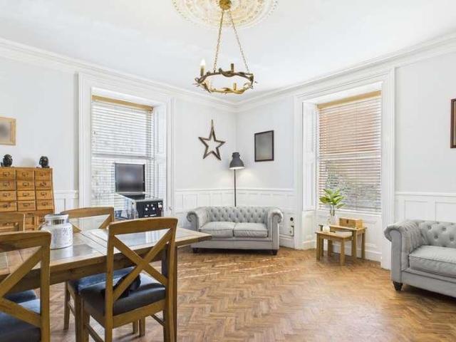6 bed house for sale