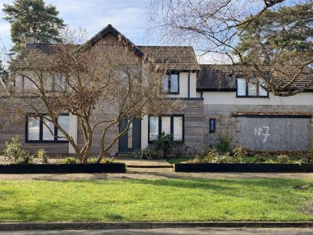 6 bed house for sale