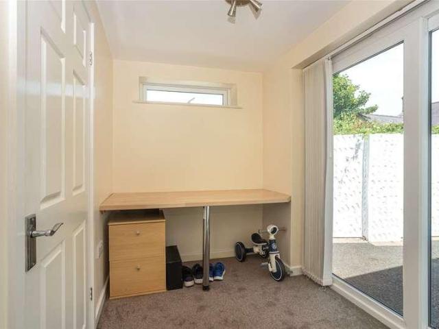 6 bed house for sale