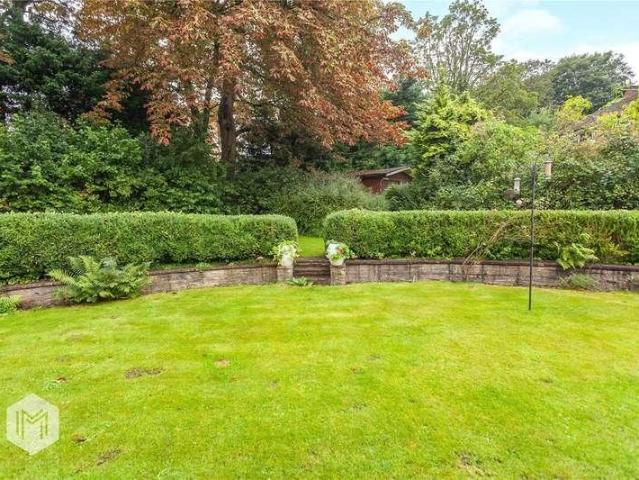 6 bed house for sale