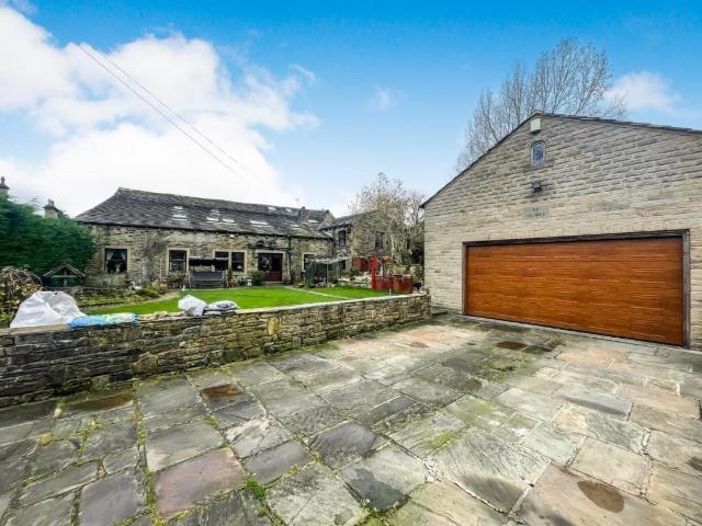 6 bed house for sale