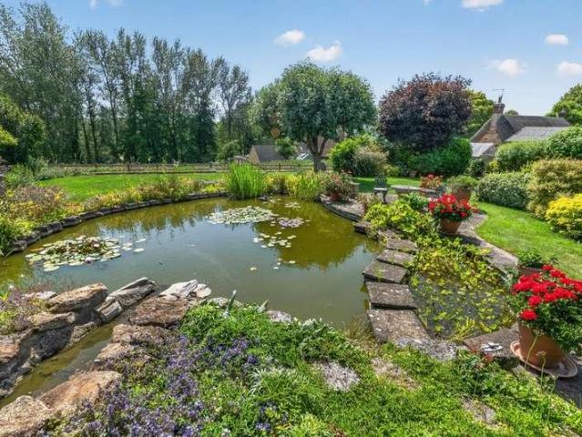 6 bed house for sale