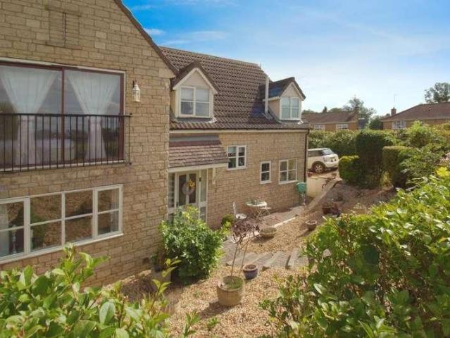 6 bed house for sale