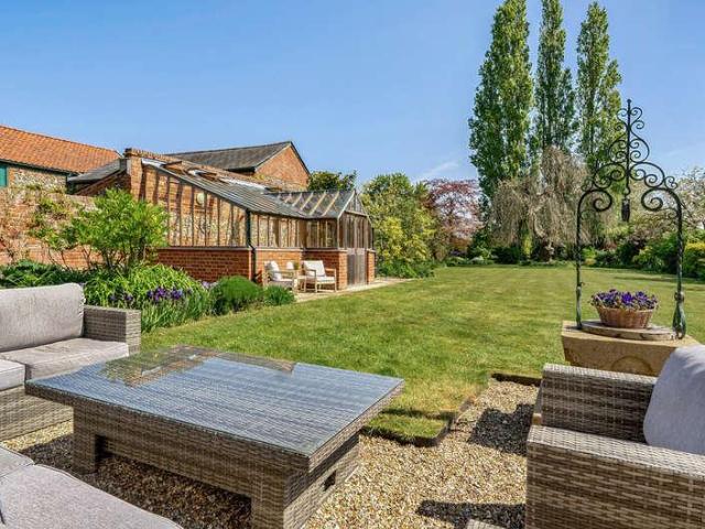 6 bed house for sale