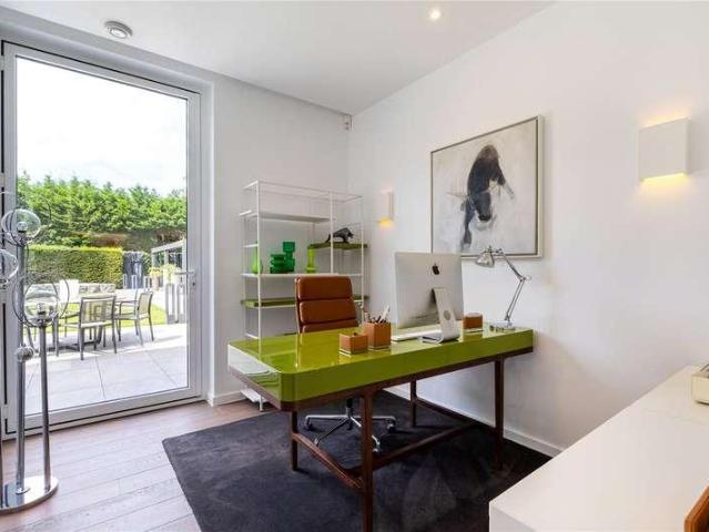 6 bed house for sale
