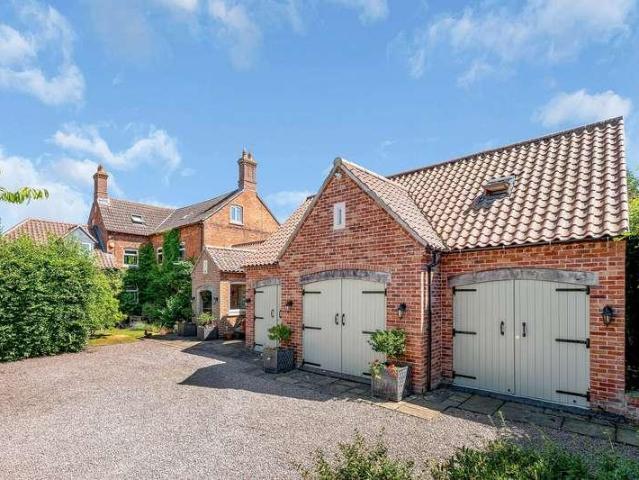 6 bed house for sale