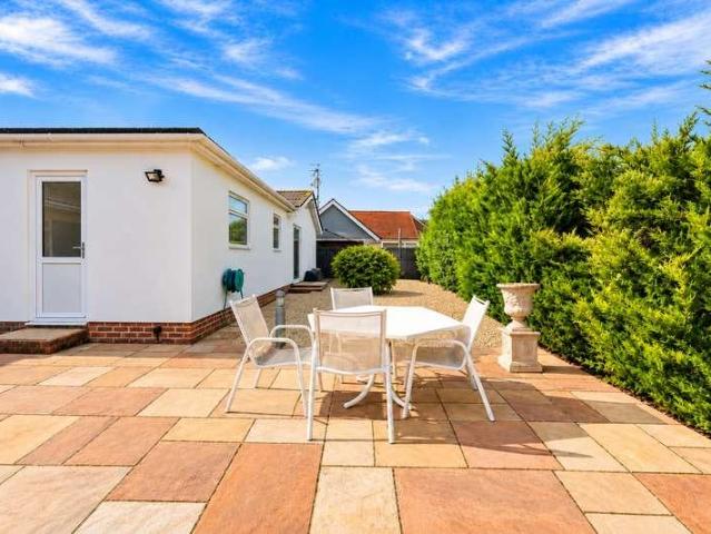 6 bed house for sale