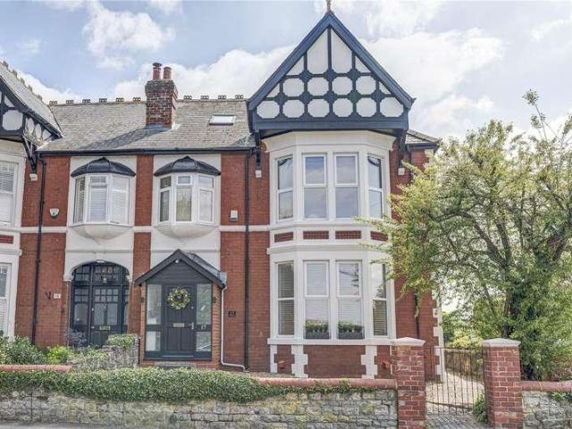 6 bed house for sale