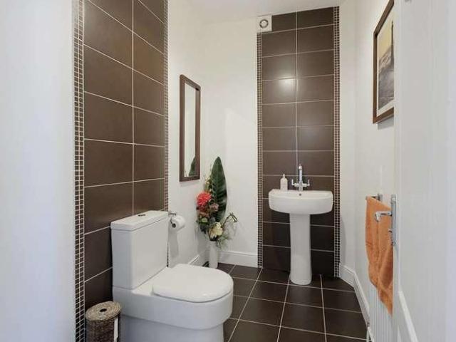 6 bed house for sale