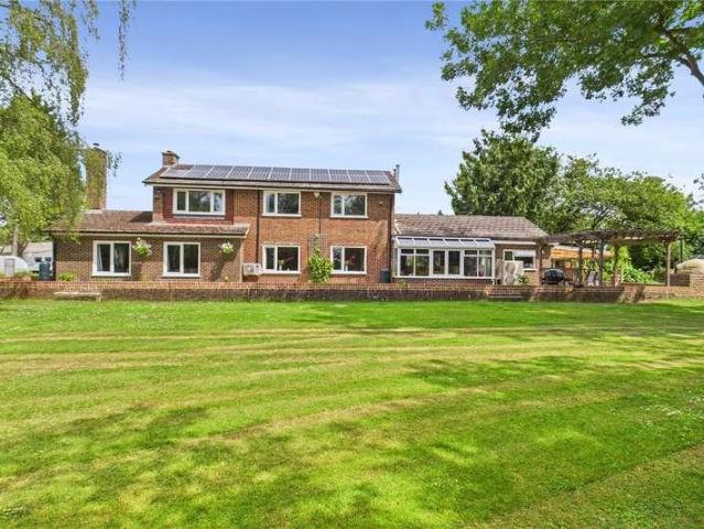 6 bed house for sale