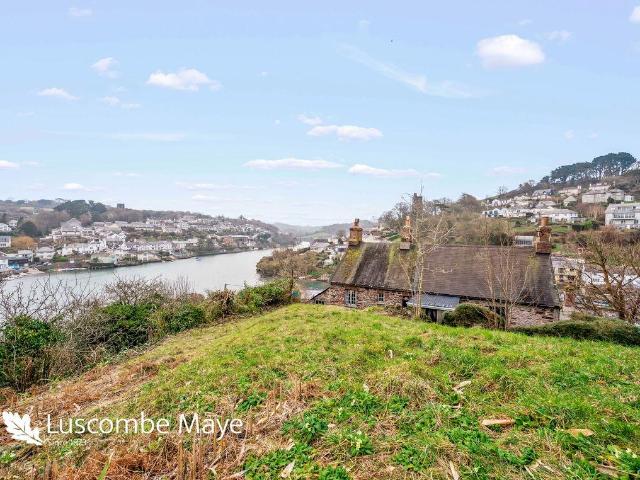 6 bed house for sale