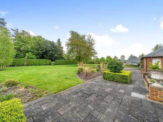 6 bed house for sale