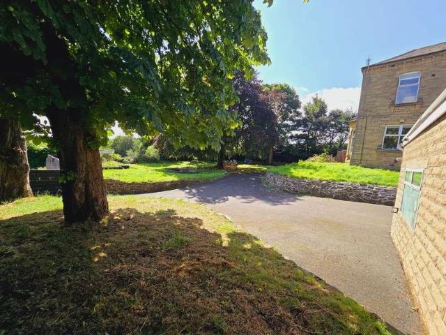 6 bed house for sale