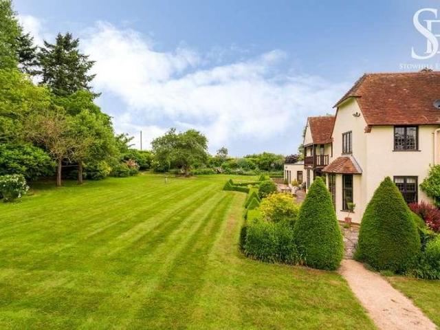 6 bed house for sale