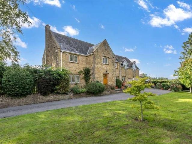 6 bed house for sale