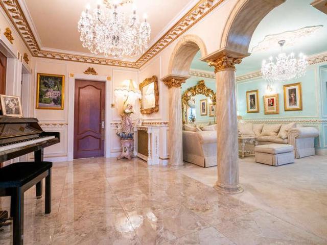 6 bed house for sale