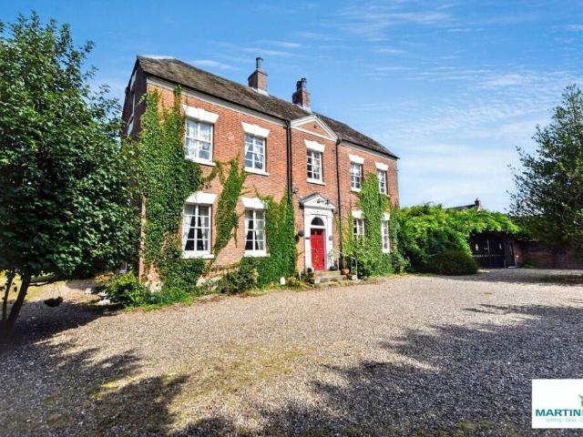 6 bed house for sale