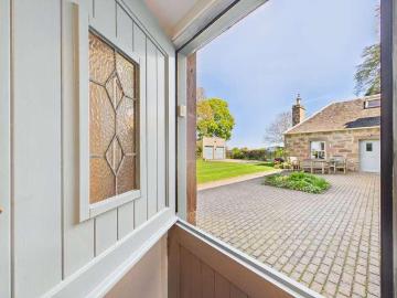 6 bed house for sale
