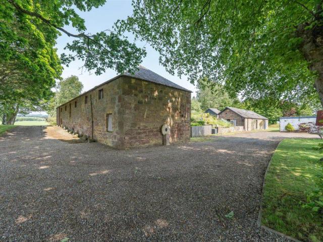 6 bed house for sale