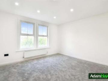 6 bed house for sale