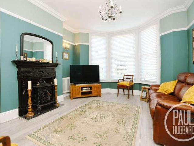 6 bed house for sale