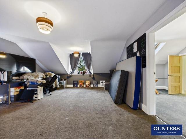 6 bed house for sale