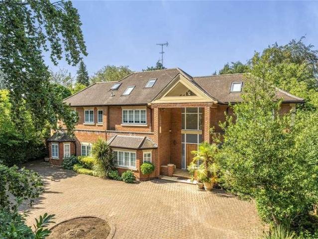 6 bed house for sale