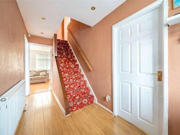 6 bed house for sale