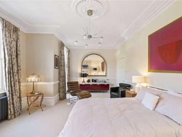 6 bed house for sale