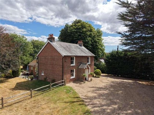 6 bed house for sale