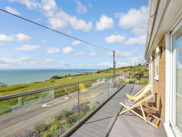 6 bed house for sale