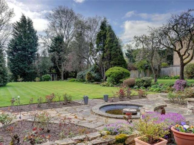 6 bed house for sale