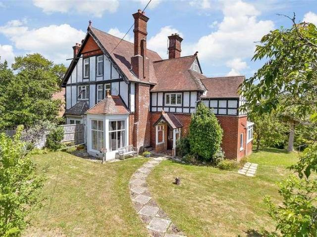 6 bed house for sale