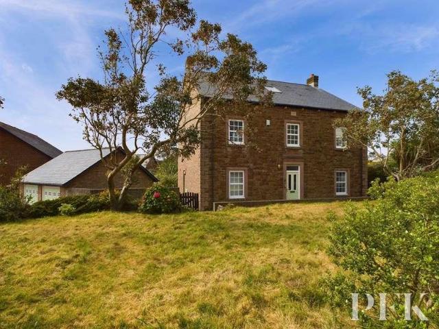 6 bed house for sale