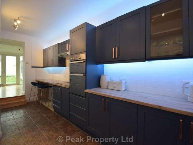 6 bed house for sale