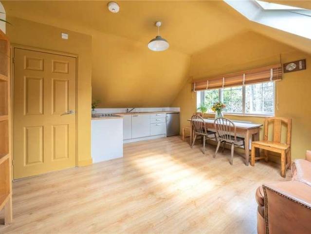 6 bed house for sale