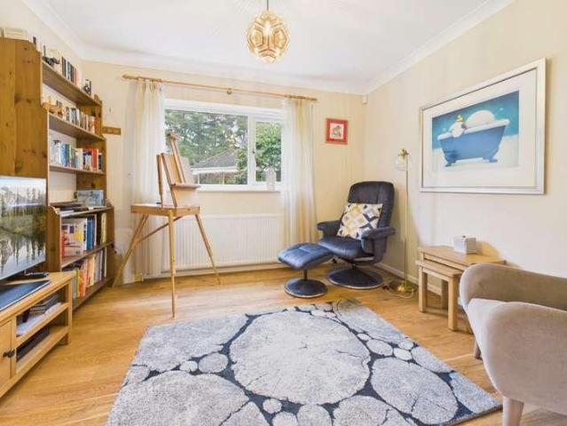 6 bed house for sale