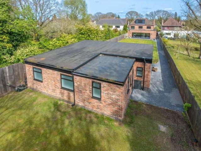 6 bed house for sale
