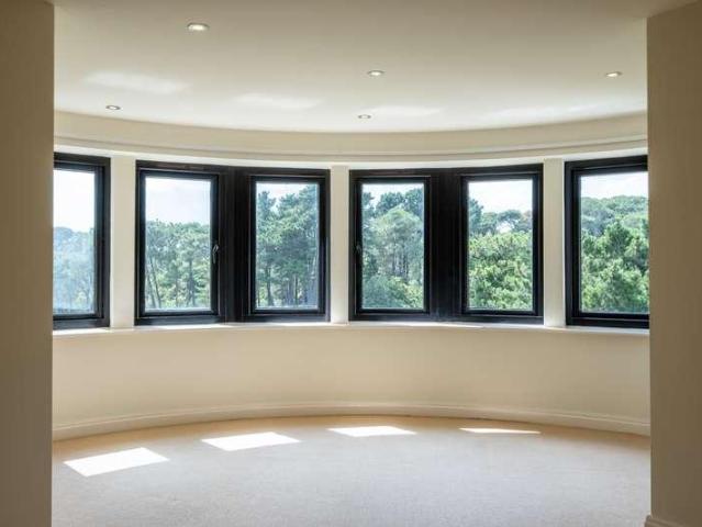 6 bed house for sale